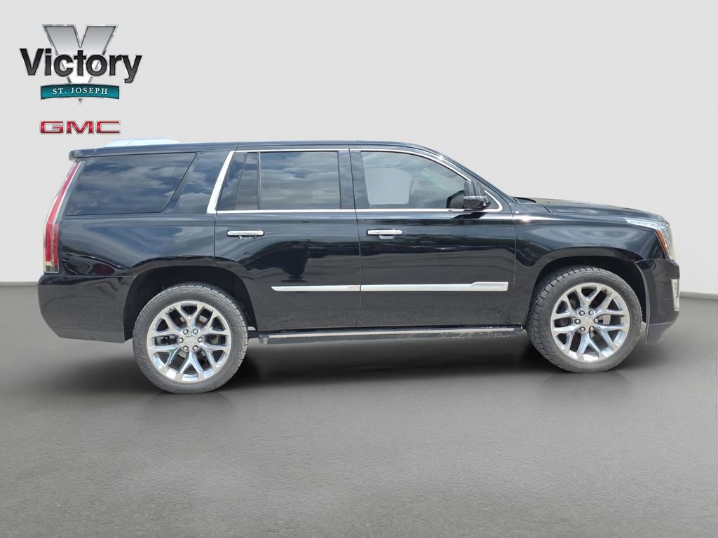 Used 2018 Cadillac Escalade Premium Luxury AWD/4WD image 18