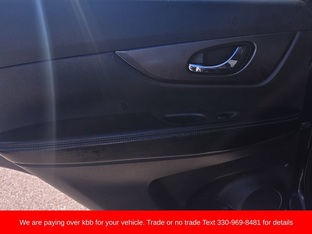 Used 2016 Nissan Rogue S w/ Appearance Package FWD image 26