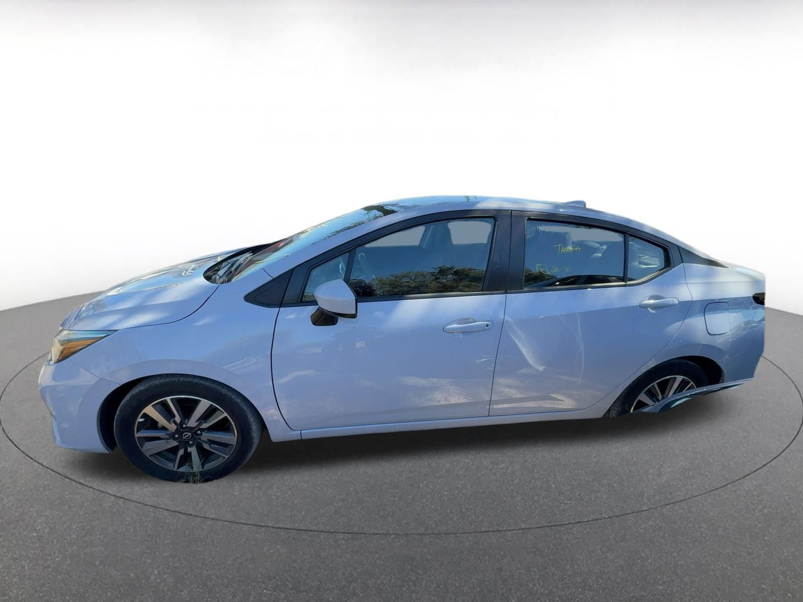 Used 2025 Nissan Versa SV image 3