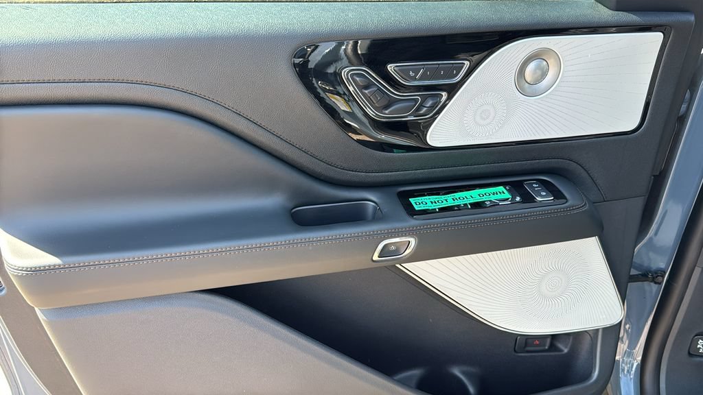 New 2026 Lincoln Aviator Reserve AWD/4WD image 6
