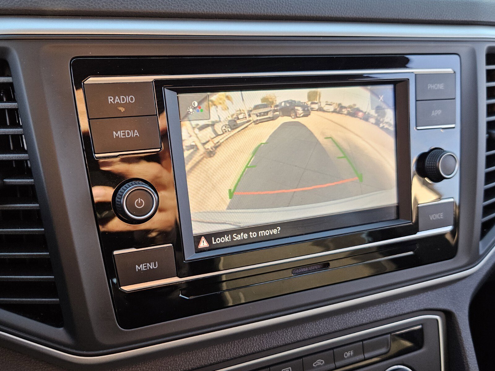 Used 2021 Volkswagen Atlas Cross Sport S image 34