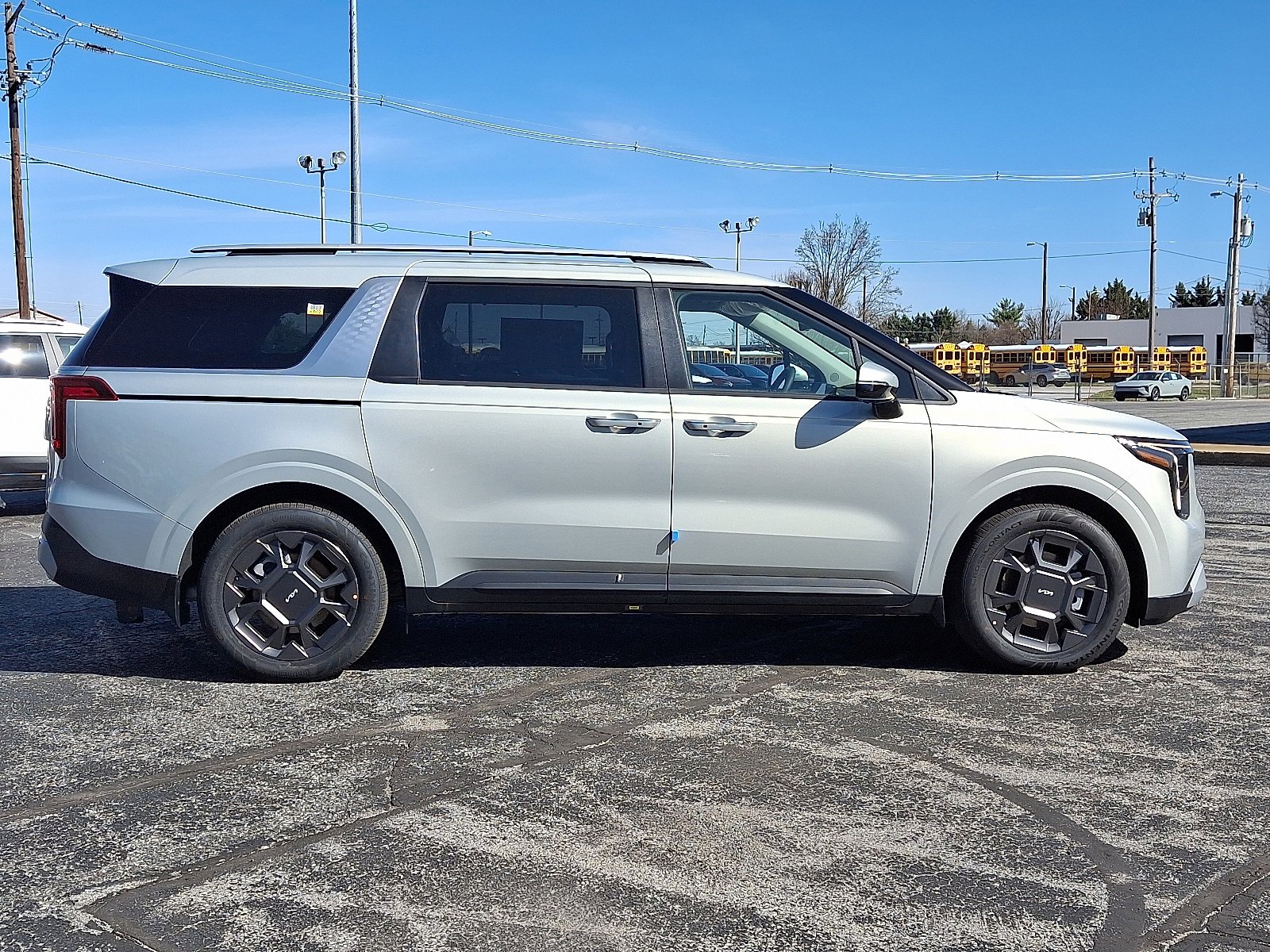 New 2025 Kia Carnival EX image 9