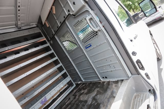 Used 2021 Nissan NV 3500 SV RWD image 24