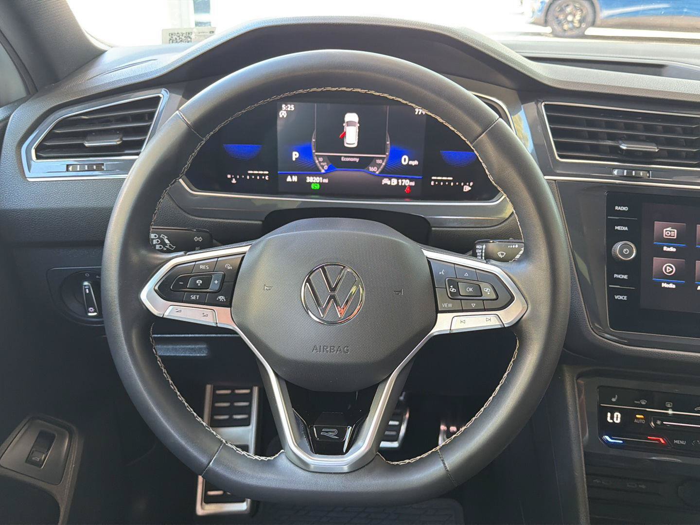 Certified 2023 Volkswagen Tiguan SE R-Line FWD image 19