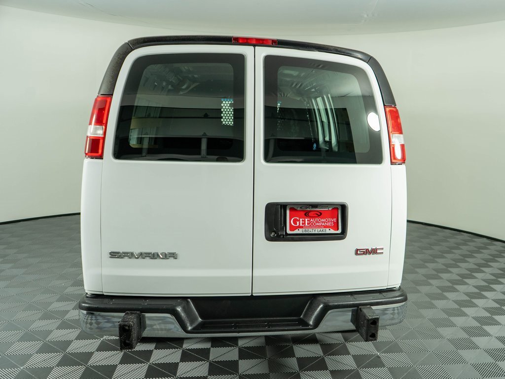 Used 2022 GMC Savana 2500 w/ Driver Convenience Package image 5