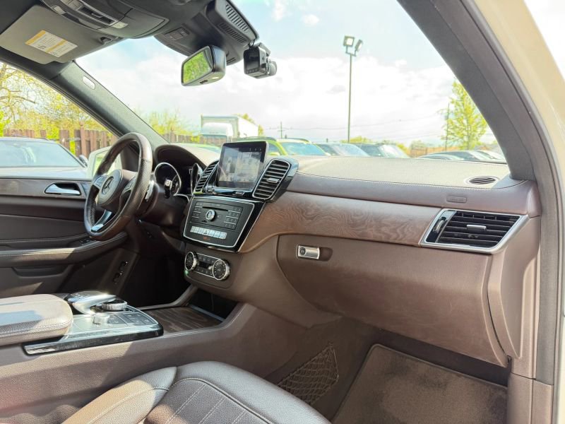 Used 2018 Mercedes-Benz GLS 450 4MATIC image 34