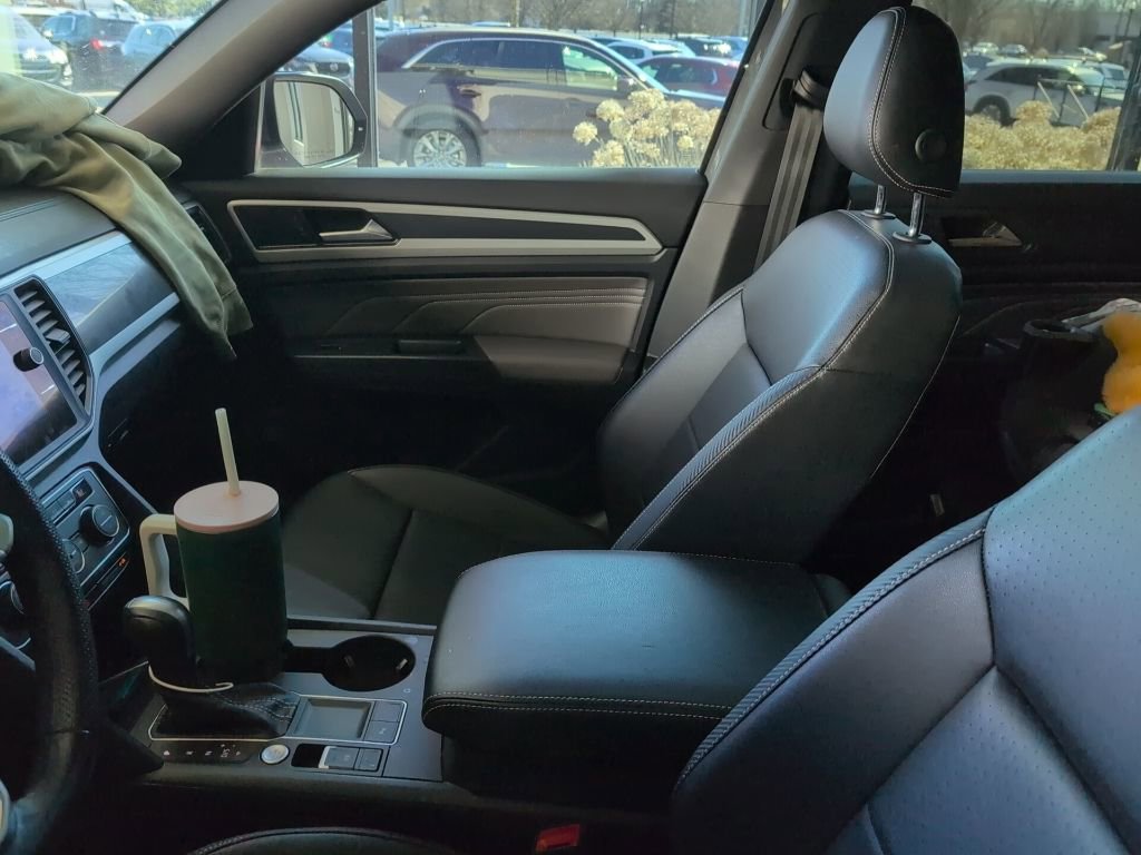 Used 2021 Volkswagen Atlas Cross Sport SE image 31