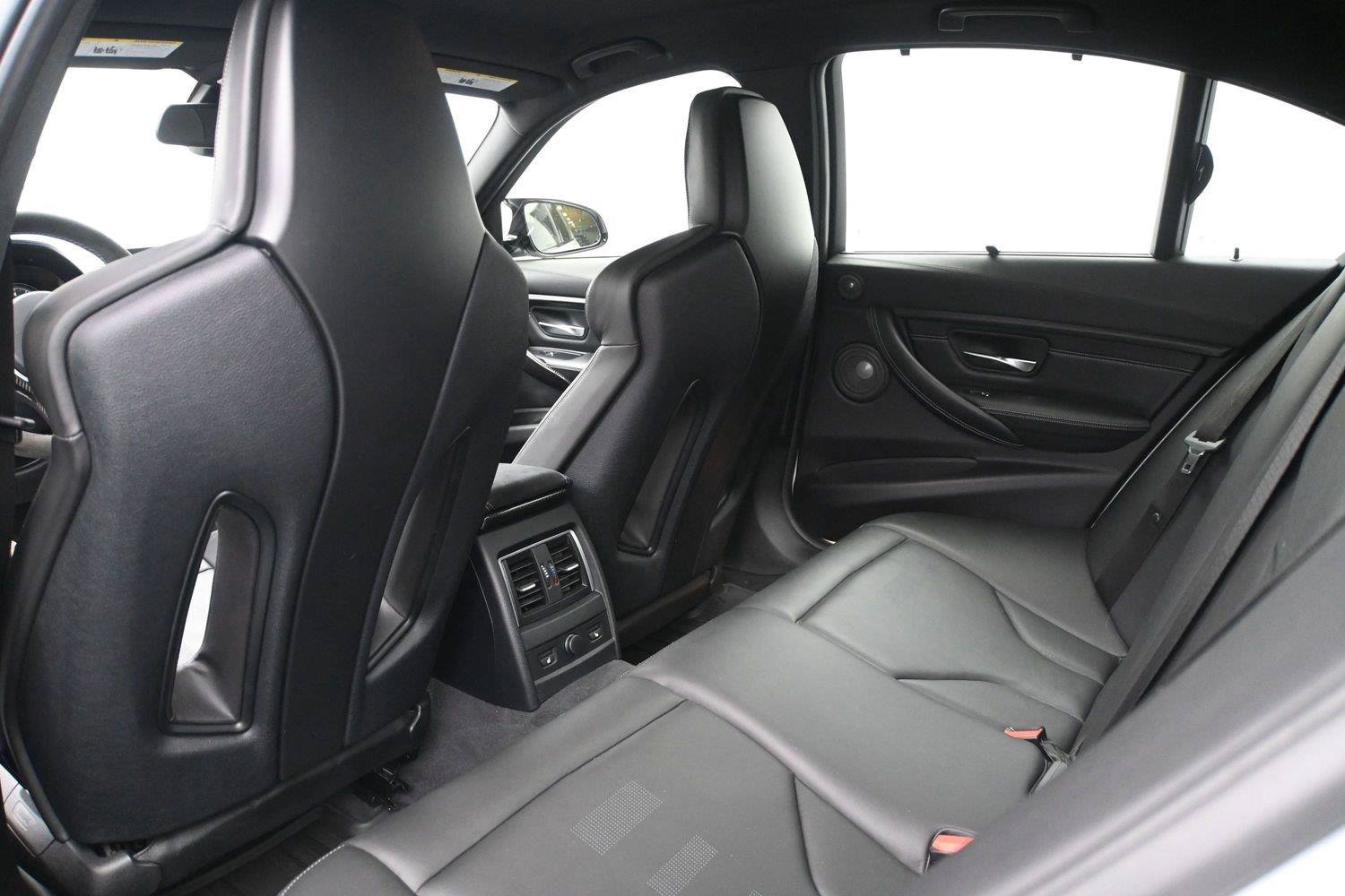 Used 2018 BMW M3 RWD image 11