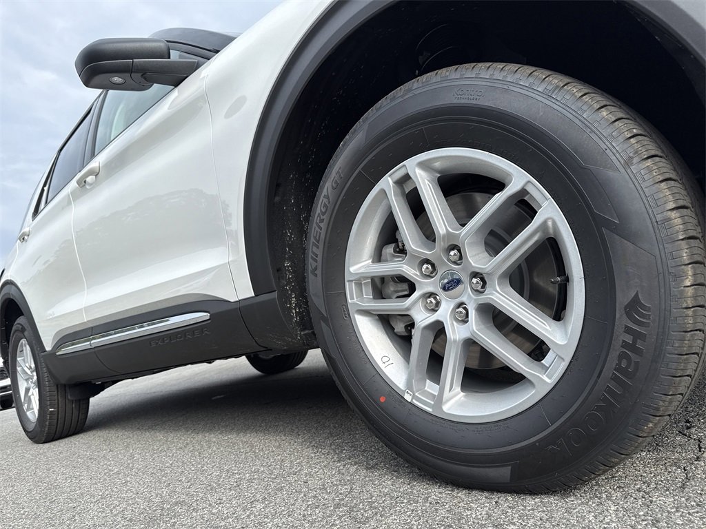 New 2025 Ford Explorer Active image 9