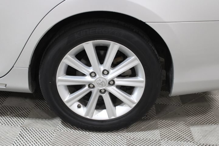 Used 2013 Toyota Camry XLE w/ Leather Pkg FWD image 40