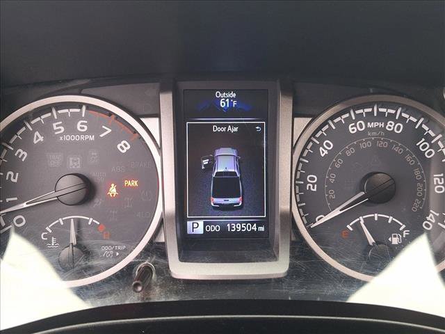 Used 2016 Toyota Tacoma Limited w/ Towing Package image 11