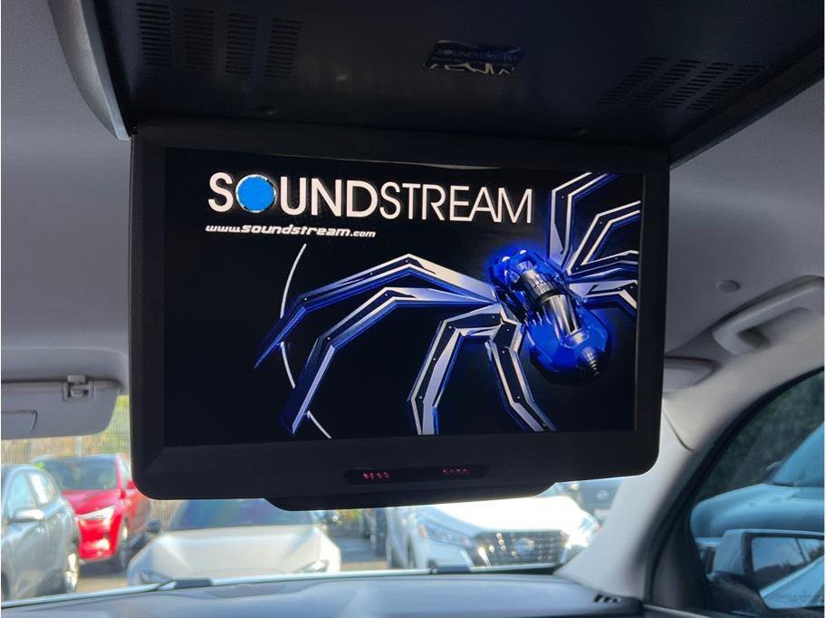 Used 2019 Chevrolet Traverse LT image 11