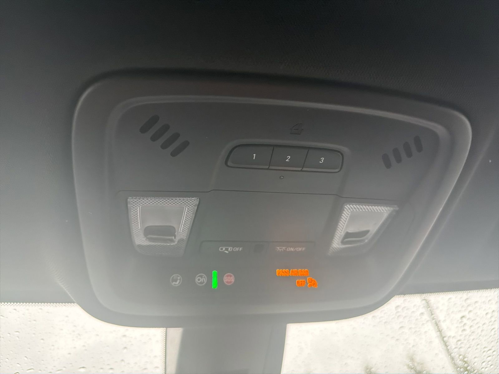 Used 2023 Chevrolet Traverse LT w/ Midnight/Sport Edition image 21