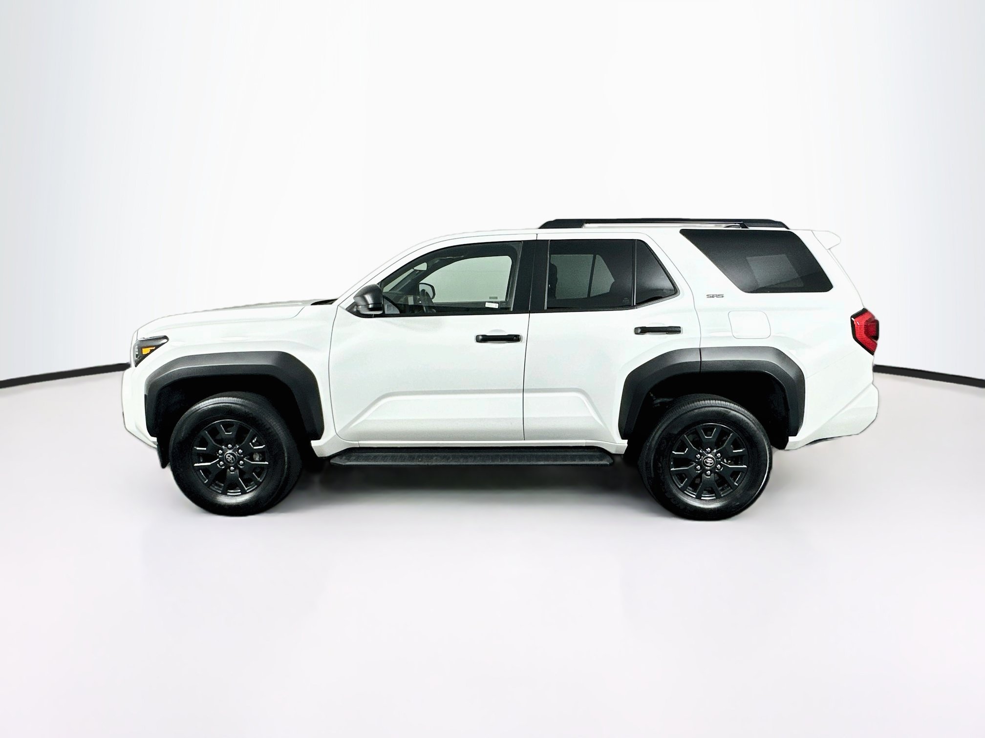 Used 2025 Toyota 4Runner SR5 AWD/4WD image 4