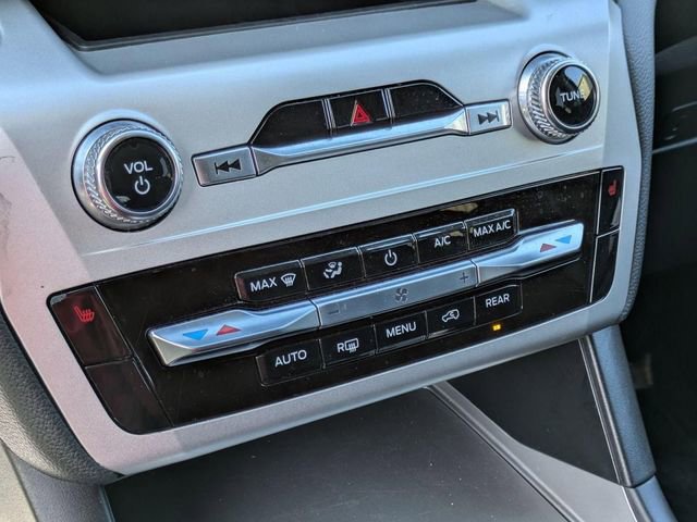 Used 2022 Ford Explorer XLT AWD/4WD image 19