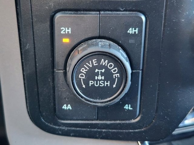 Used 2024 Ford F150 Lariat w/ FX4 Off-Road Package image 19