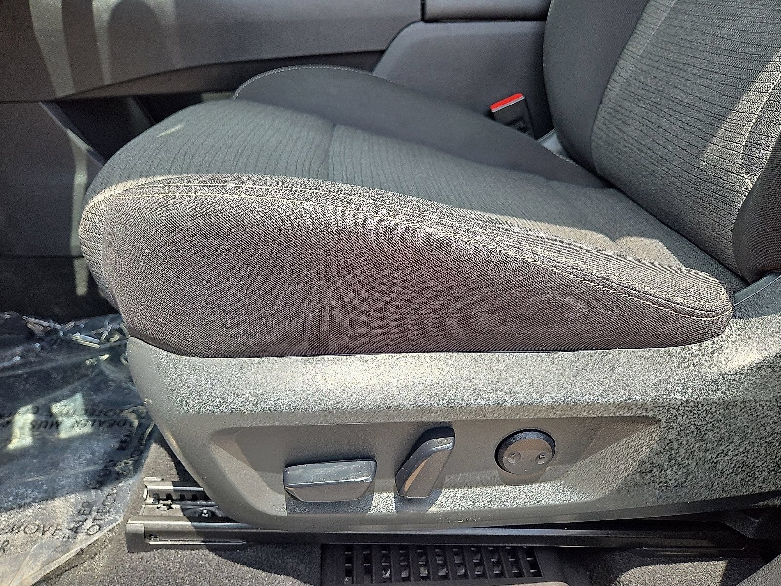 Used 2023 Nissan Rogue SV FWD image 23