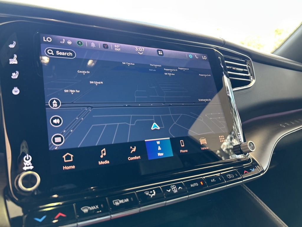 Used 2024 Jeep Grand Wagoneer L 4WD image 10