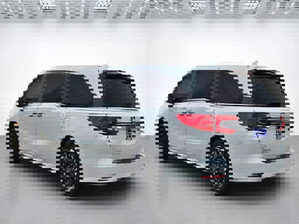 Used 2023 Honda Odyssey Elite image 4