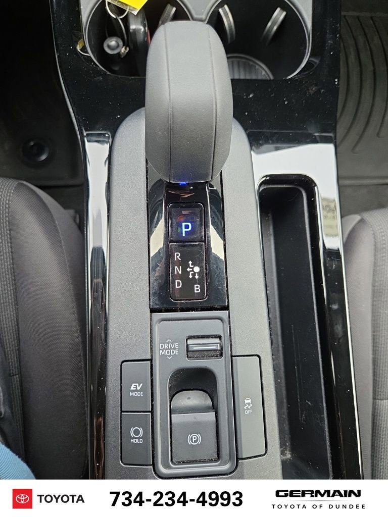 Used 2025 Toyota Prius LE image 28