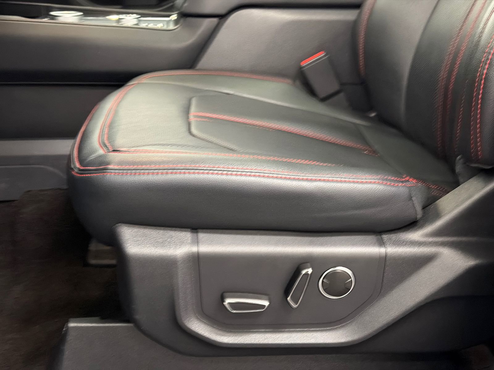 Used 2023 Ford Expedition Limited image 18
