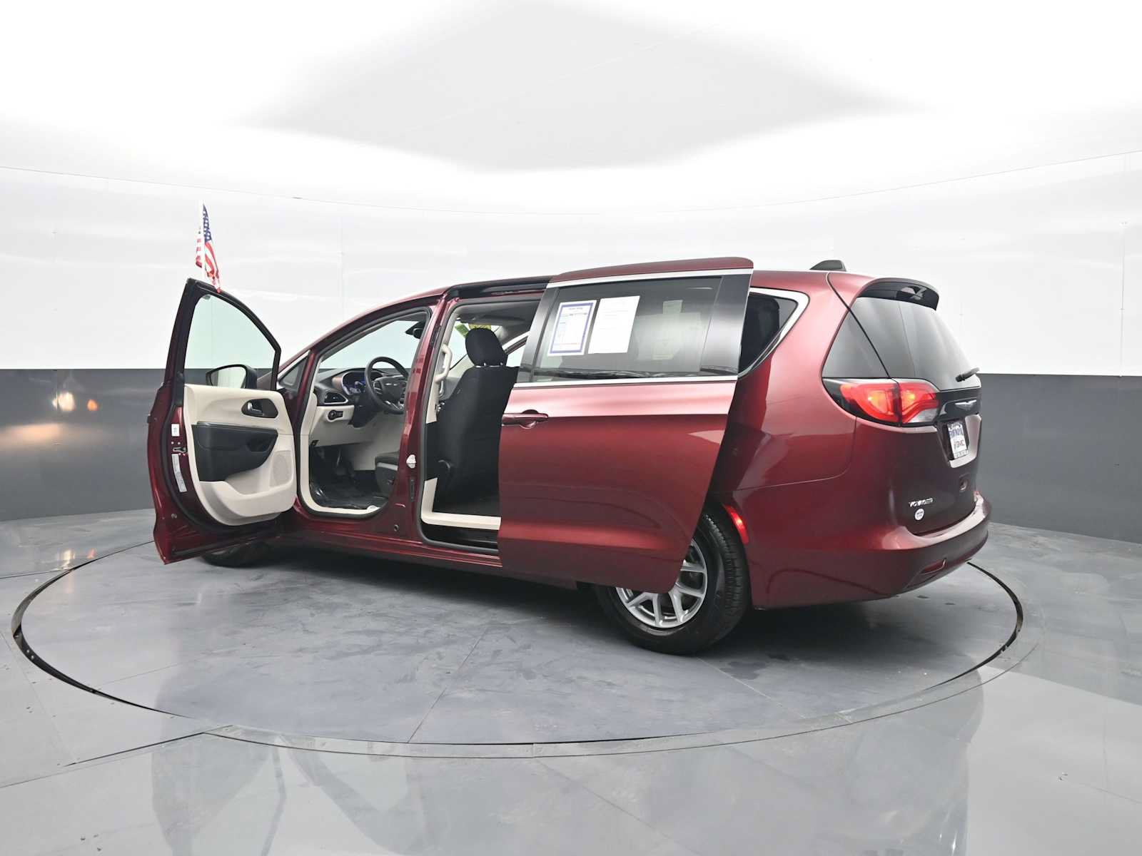 Used 2023 Chrysler Voyager LX FWD image 47