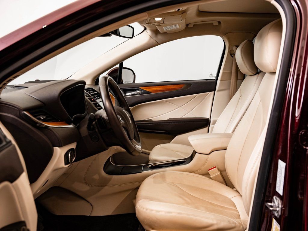 Used 2016 Lincoln MKC Reserve w/ Lincoln MKC Climate Package image 23