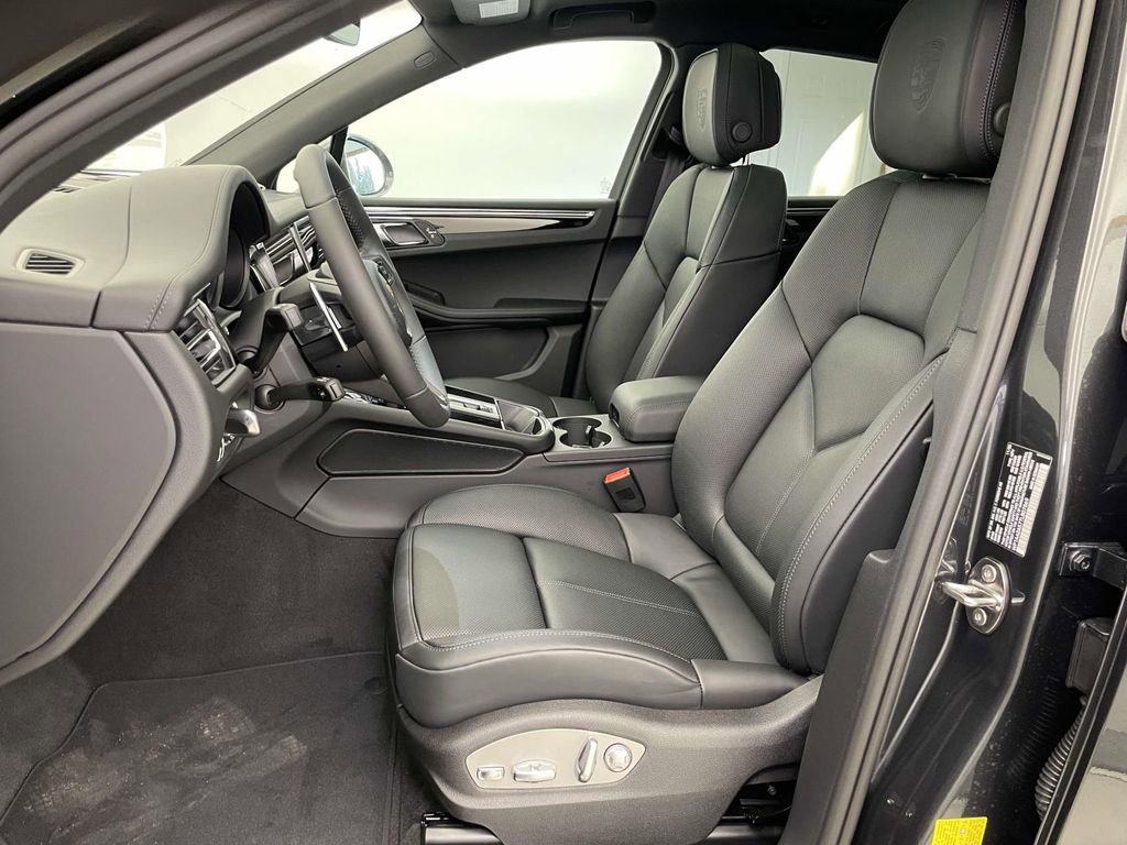 New 2026 Porsche Macan Turbo image 5