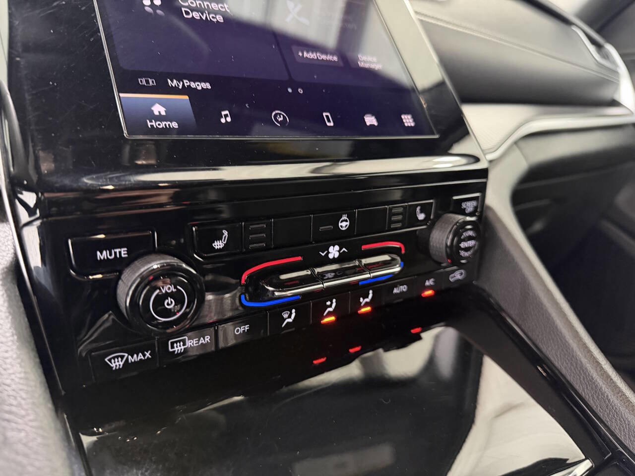 Used 2023 Jeep Grand Cherokee L Laredo AWD/4WD image 27