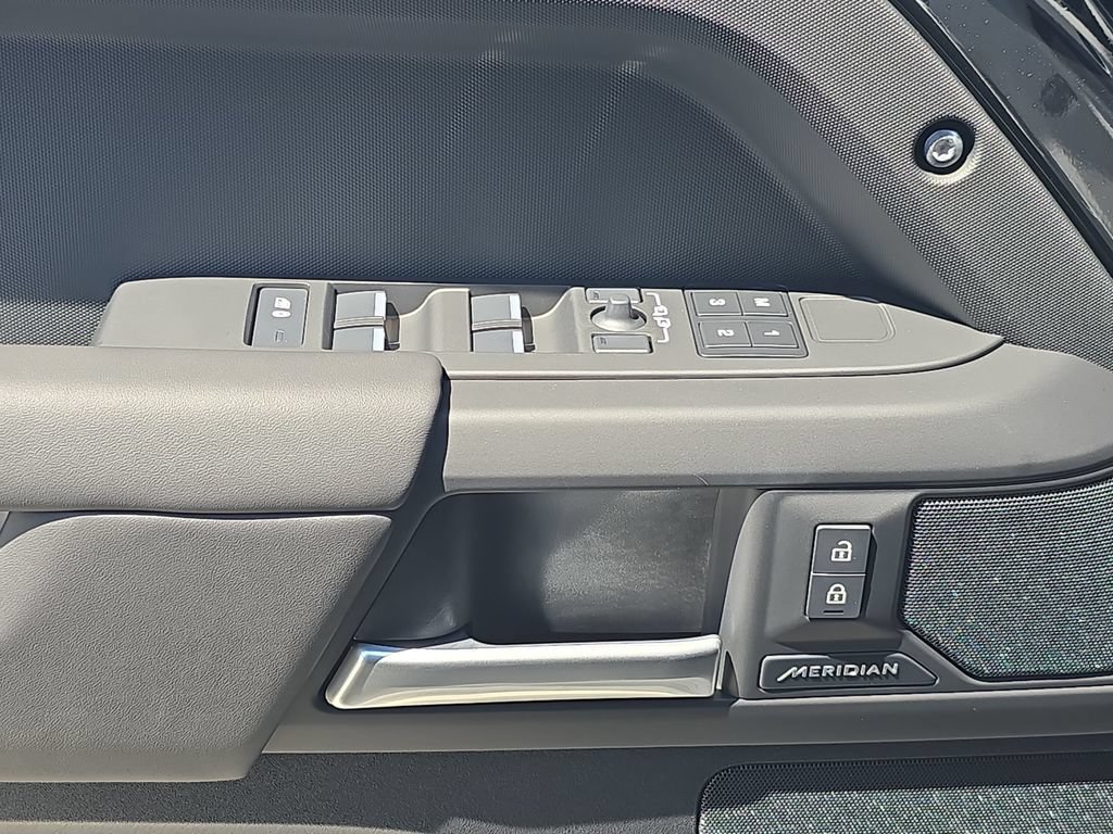 New 2026 Land Rover Defender 110 S AWD/4WD image 28
