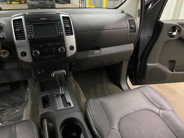 Used 2013 Nissan Xterra PRO-4X w/ Pro-4x Leather Pkg AWD/4WD image 21