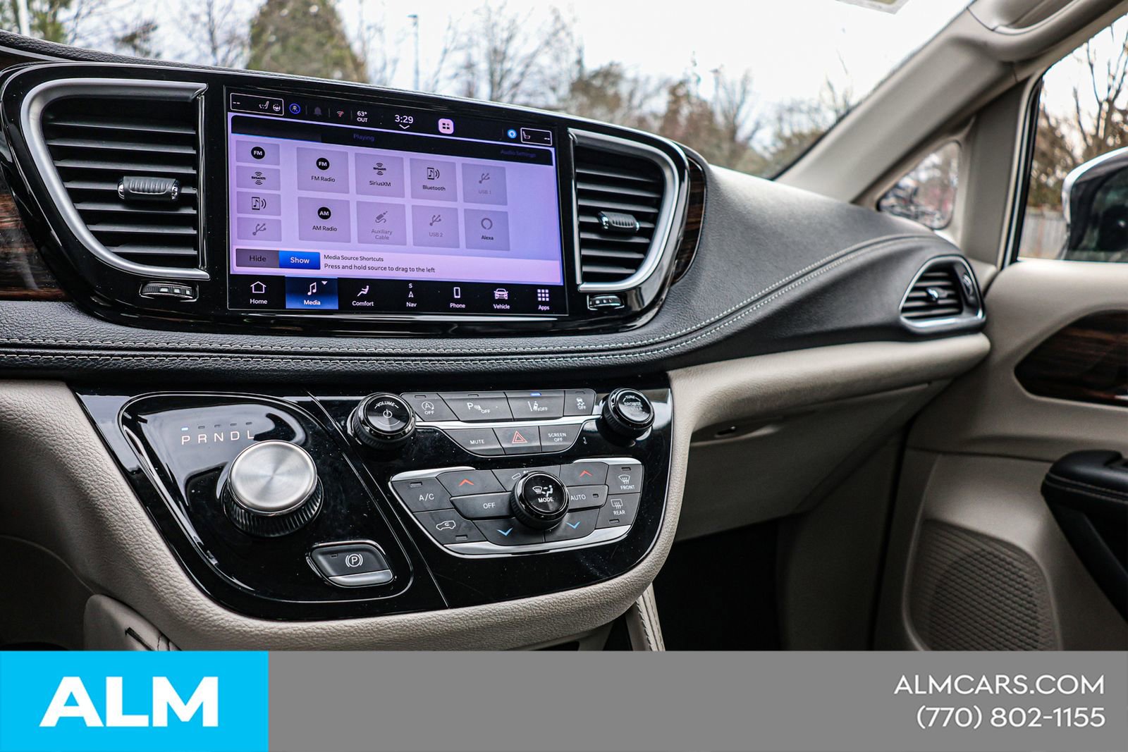 Used 2023 Chrysler Pacifica Limited image 33