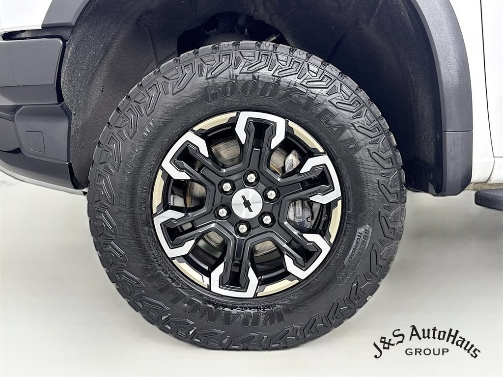 Used 2023 Chevrolet Silverado 1500 ZR2 w/ Technology Package AWD/4WD image 40