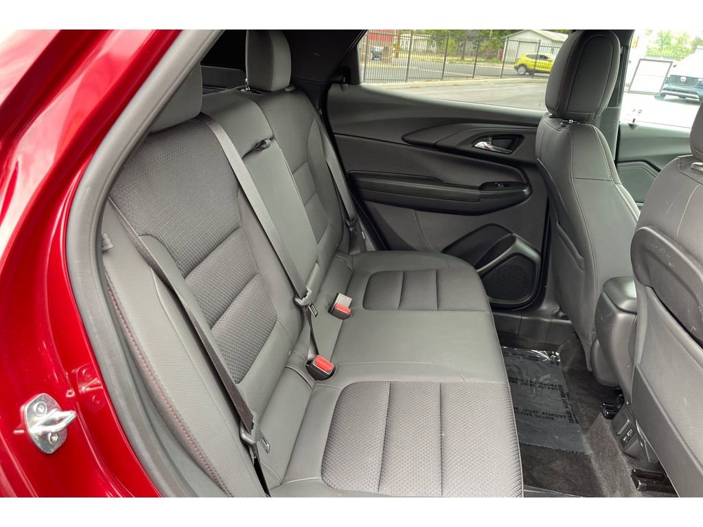 Used 2023 Chevrolet TrailBlazer RS w/ Sun and Liftgate Package FWD image 19