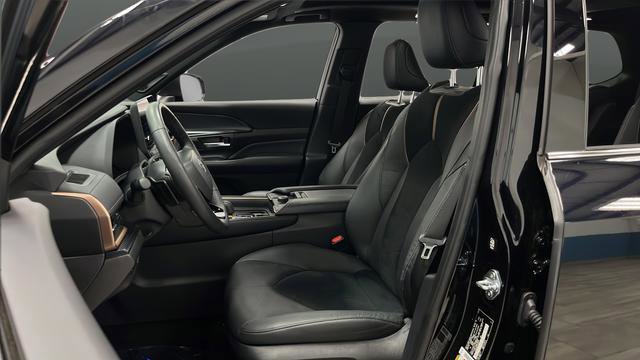 Used 2024 Toyota Grand Highlander AWD Hybrid image 9