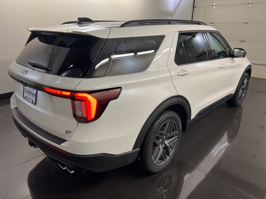 New 2026 Ford Explorer ST w/ Sun And Sound Package image 6