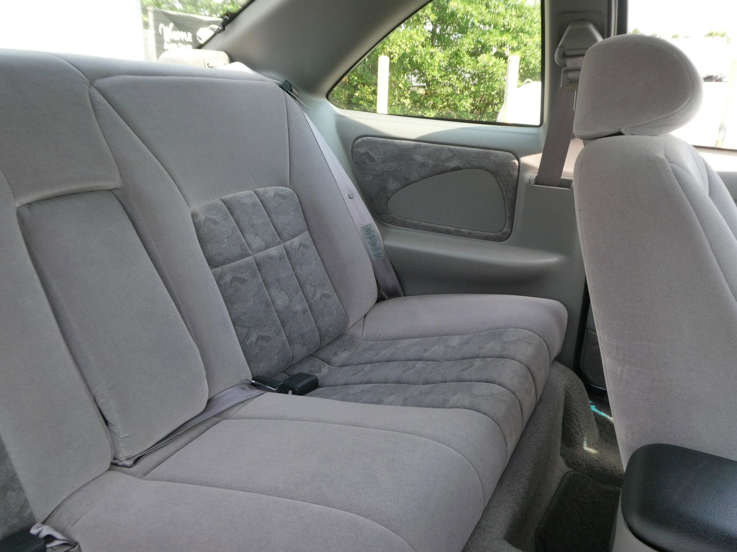 Used 1996 Ford Thunderbird LX RWD image 24