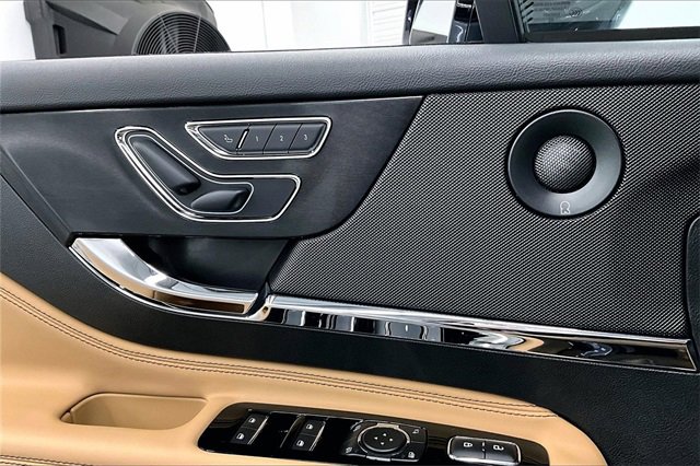 Used 2022 Lincoln Corsair Reserve w/ Luxury Package image 29