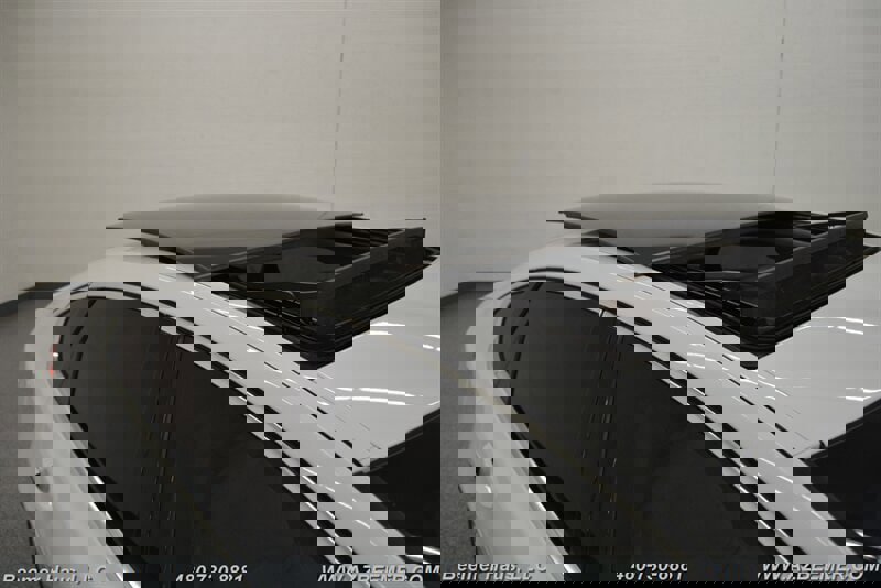 Used 2020 Jaguar XF Premium image 42