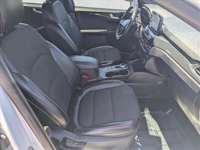 Certified 2025 Ford Escape ST-Line FWD image 19