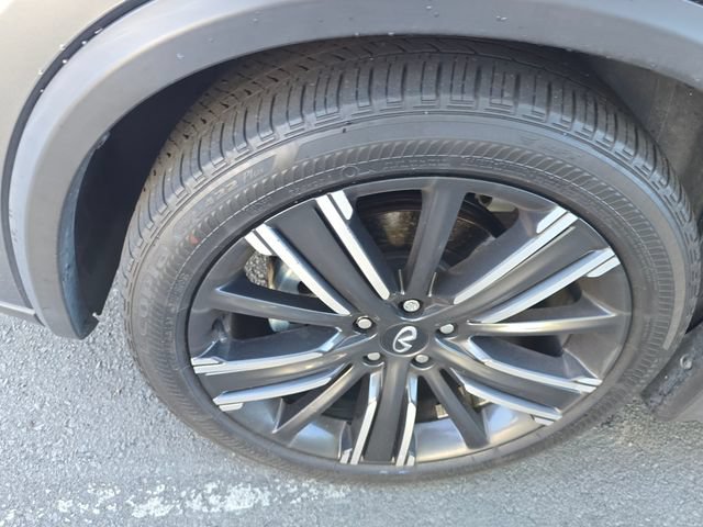 Used 2021 INFINITI QX50 Luxe w/ Appearance Package AWD/4WD image 4