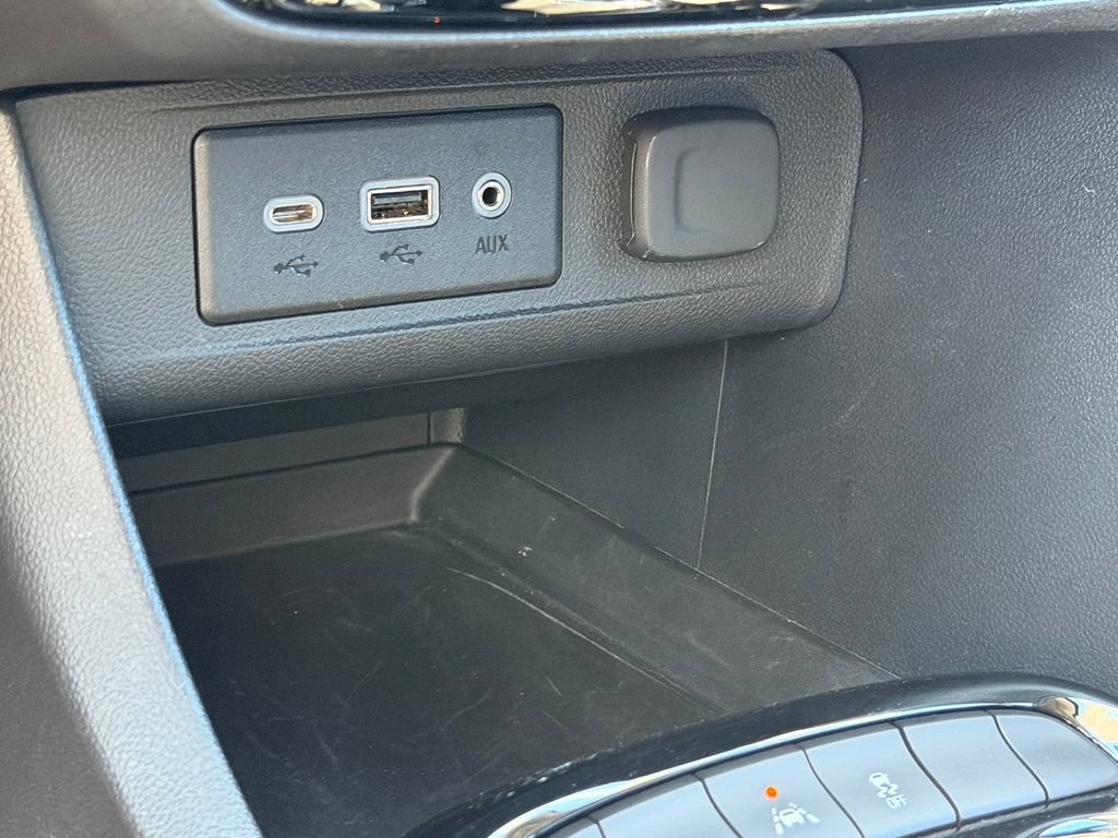 Certified 2023 Buick Encore GX Select FWD image 39