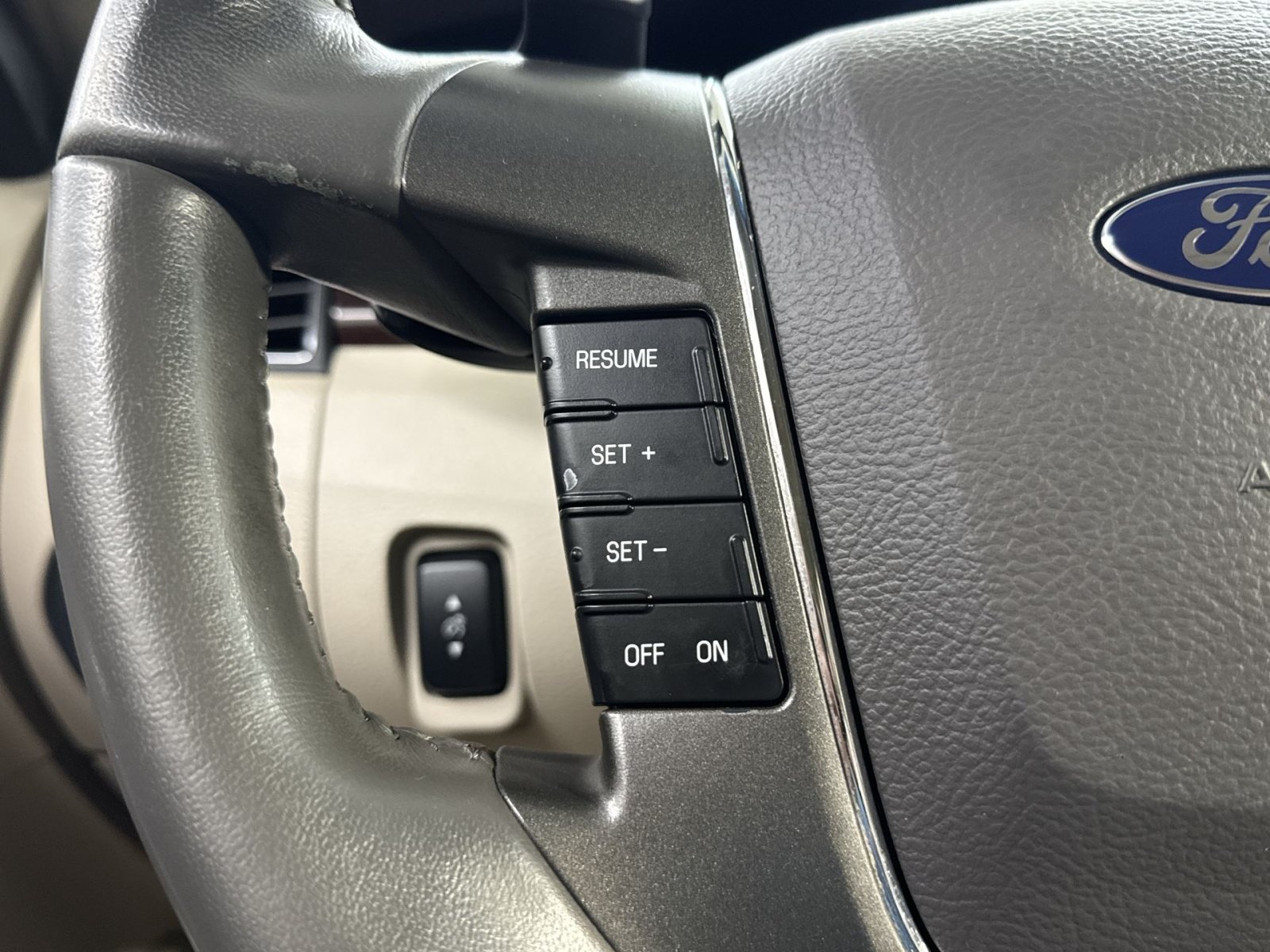 Used 2012 Ford Taurus SEL FWD image 45