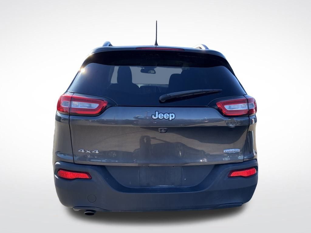 Used 2017 Jeep Cherokee Latitude w/ Cold Weather Group image 5