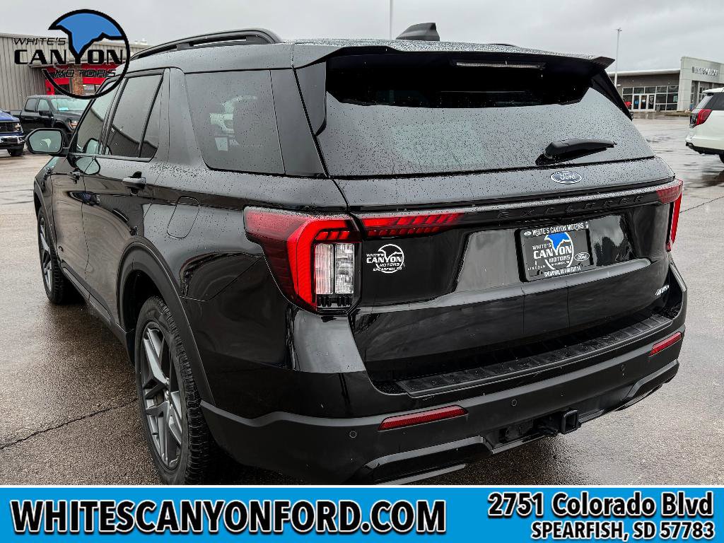 Used 2025 Ford Explorer ST-Line w/ ST-Line Street Pack image 3