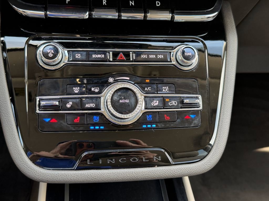 Used 2021 Lincoln Corsair AWD w/ Equipment Group 101A image 25