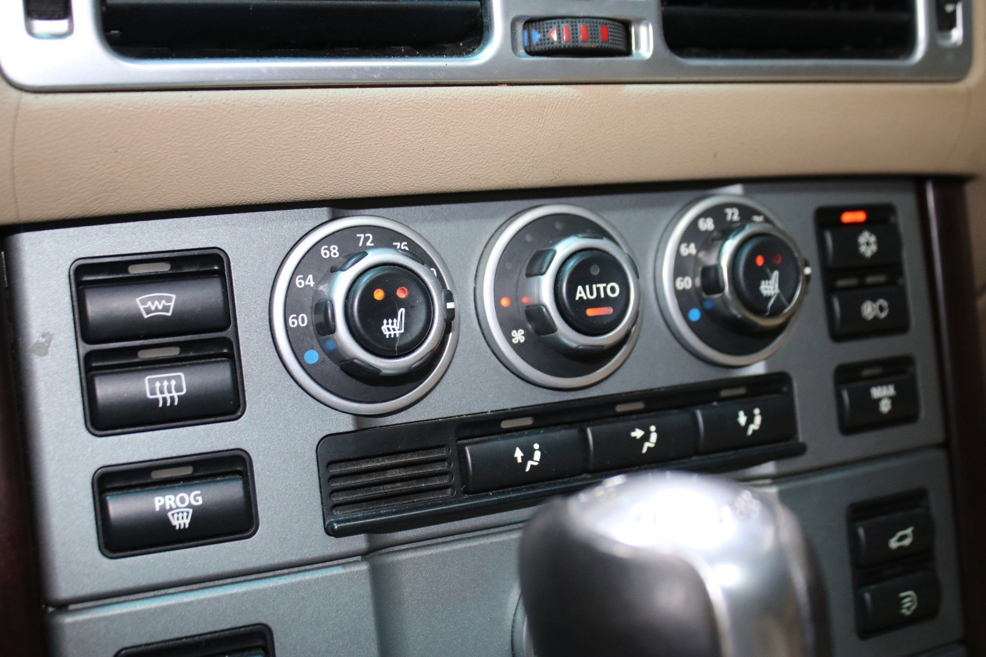 Used 2007 Land Rover Range Rover HSE image 45