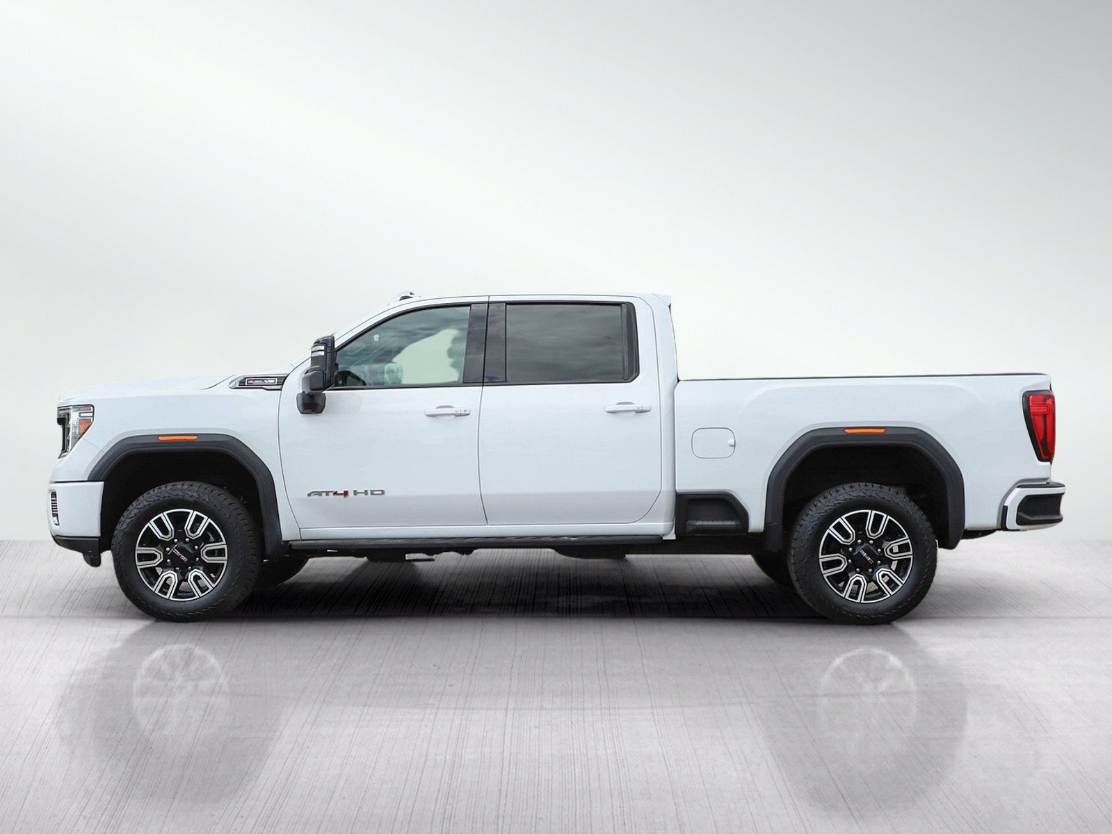 Used 2022 GMC Sierra 2500 AT4 w/ AT4 Preferred Package AWD/4WD image 2