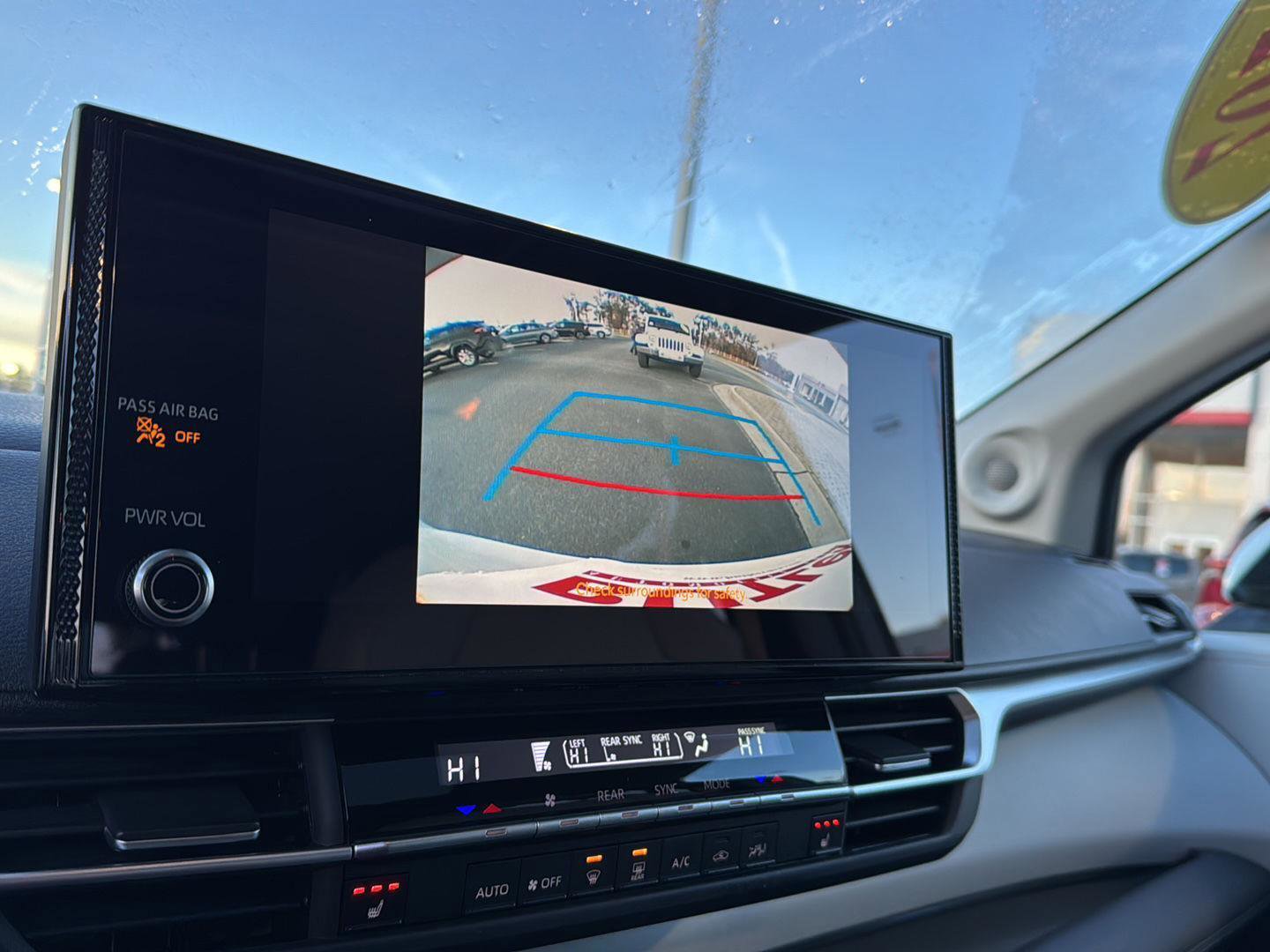 Used 2025 Toyota Sienna XLE w/ XLE Plus Package FWD image 20