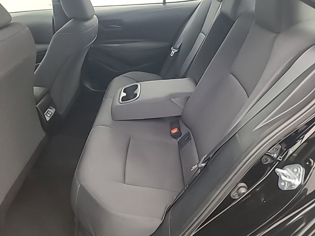 Used 2025 Toyota Corolla LE image 5